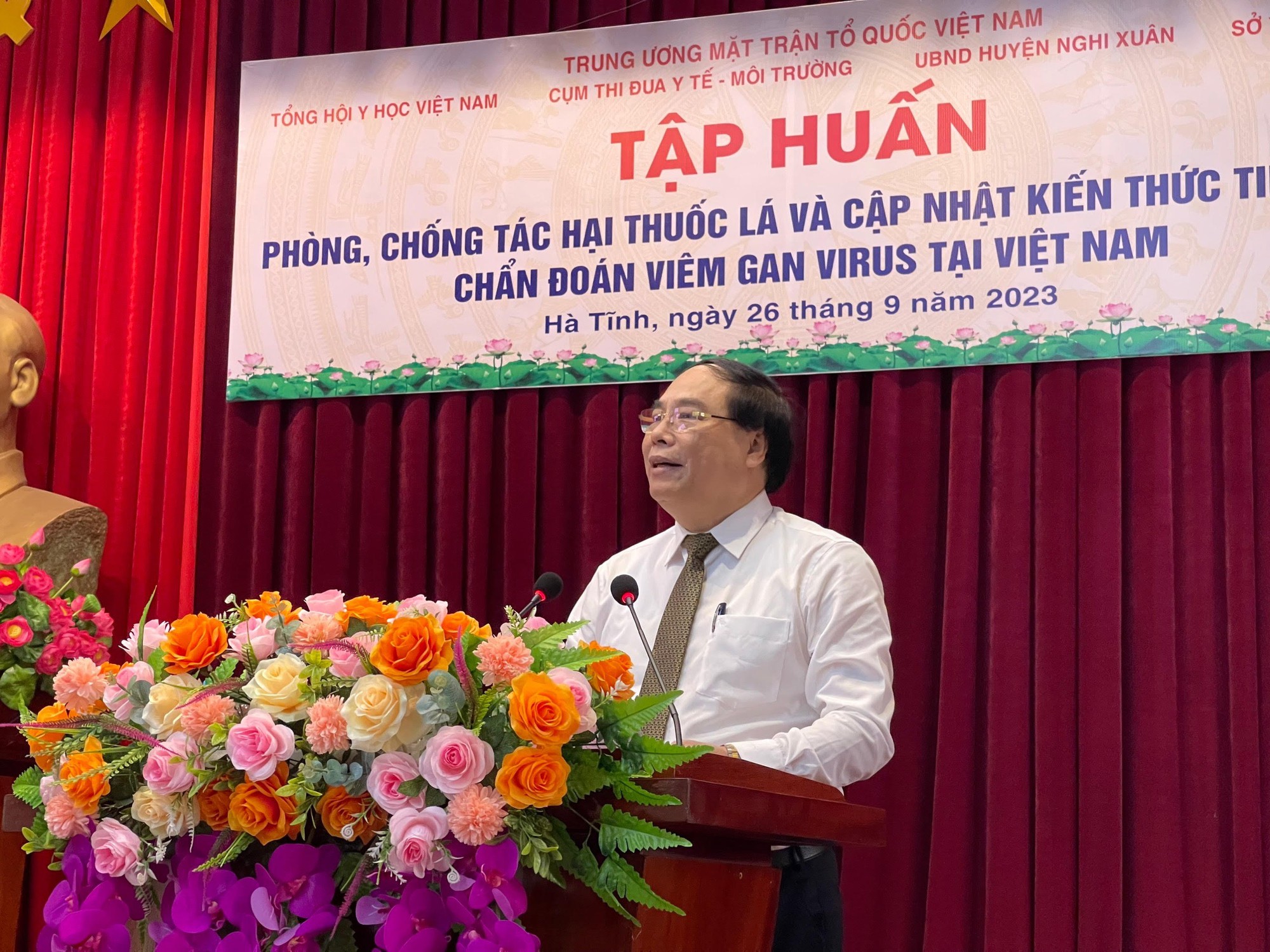Kh&aacute;m chữa bệnh miễn ph&iacute; cho người d&acirc;n ở H&agrave; Tĩnh - Ảnh 1.