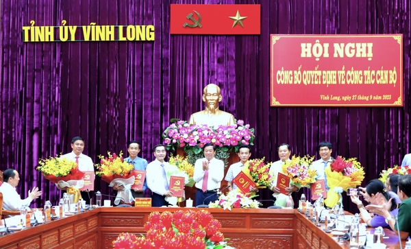 Vĩnh Long điều động, bổ nhiệm nhiều cán bộ lãnh đạo