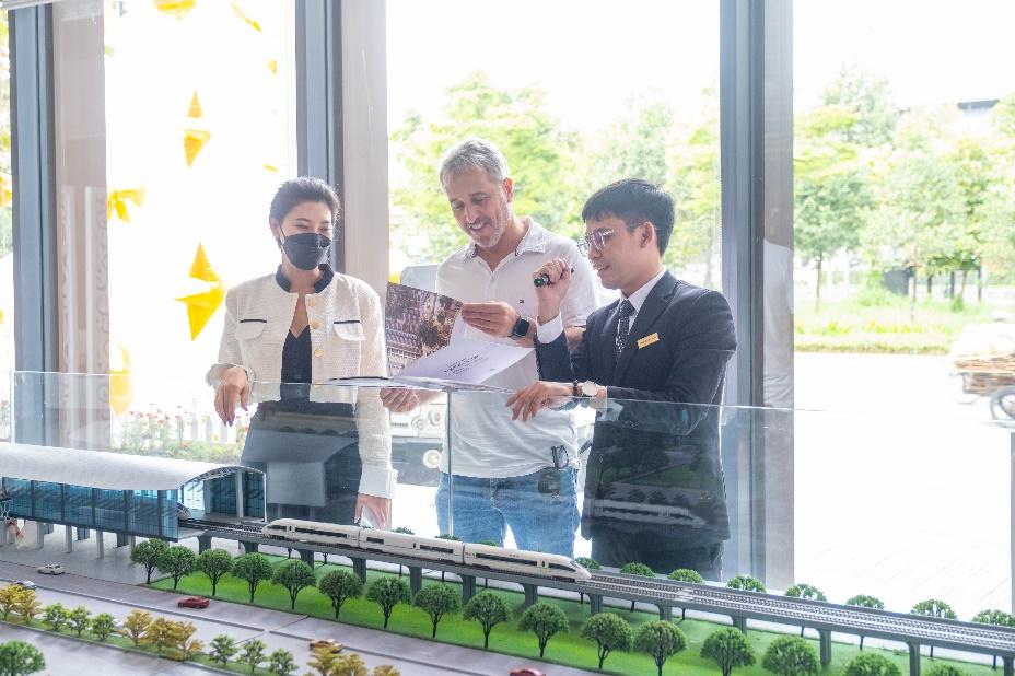 Khách hàng hưởng lợi thế nào từ kế hoạch 10 năm nhân vốn của Metro Star?
