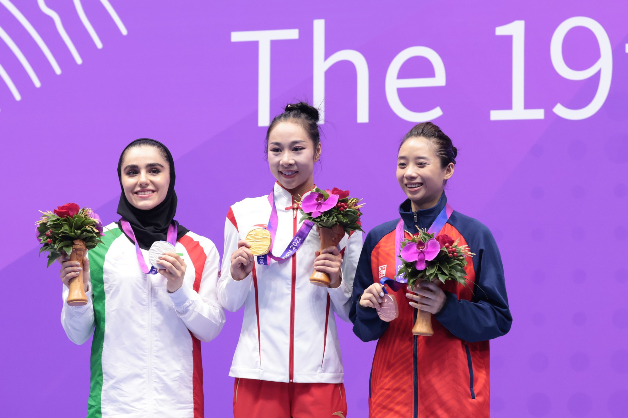 ASIAD 19 ngày 27-9: "Hoa khôi võ thuật" Dương Thúy Vi giành HCĐ wushu