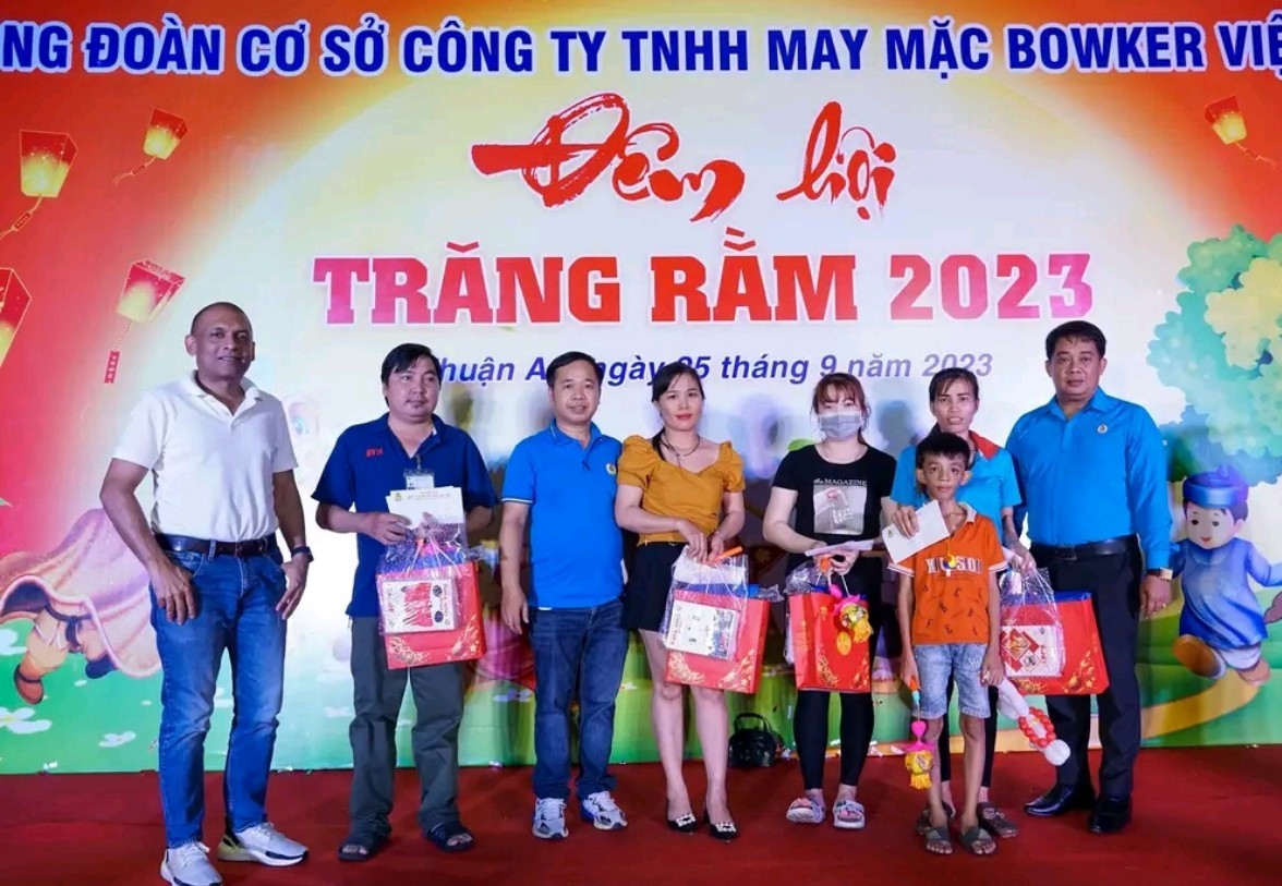 Trung thu ấm &aacute;p cho con c&ocirc;ng nh&acirc;n  - Ảnh 3.