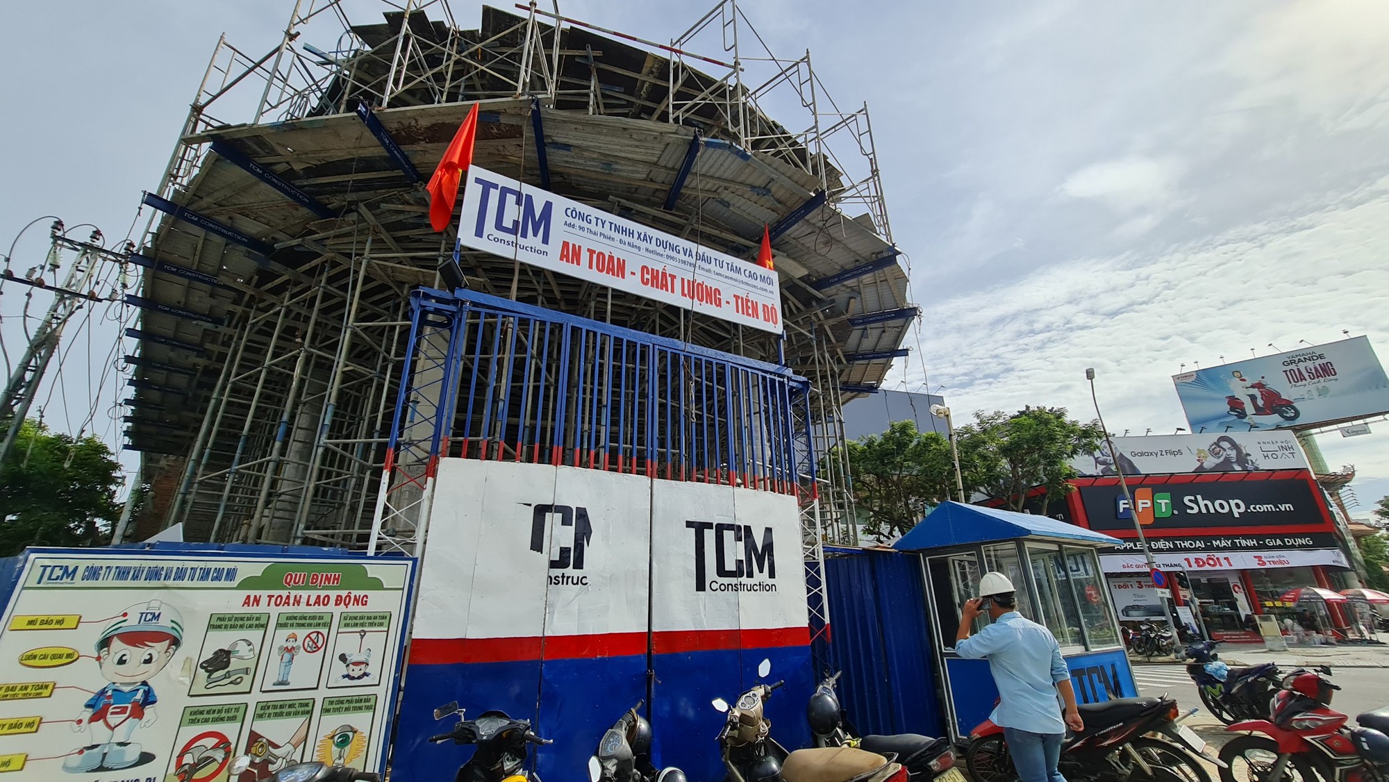 Kéo thép tại công trình 7 tầng, nam công nhân bị điện giật trọng thương