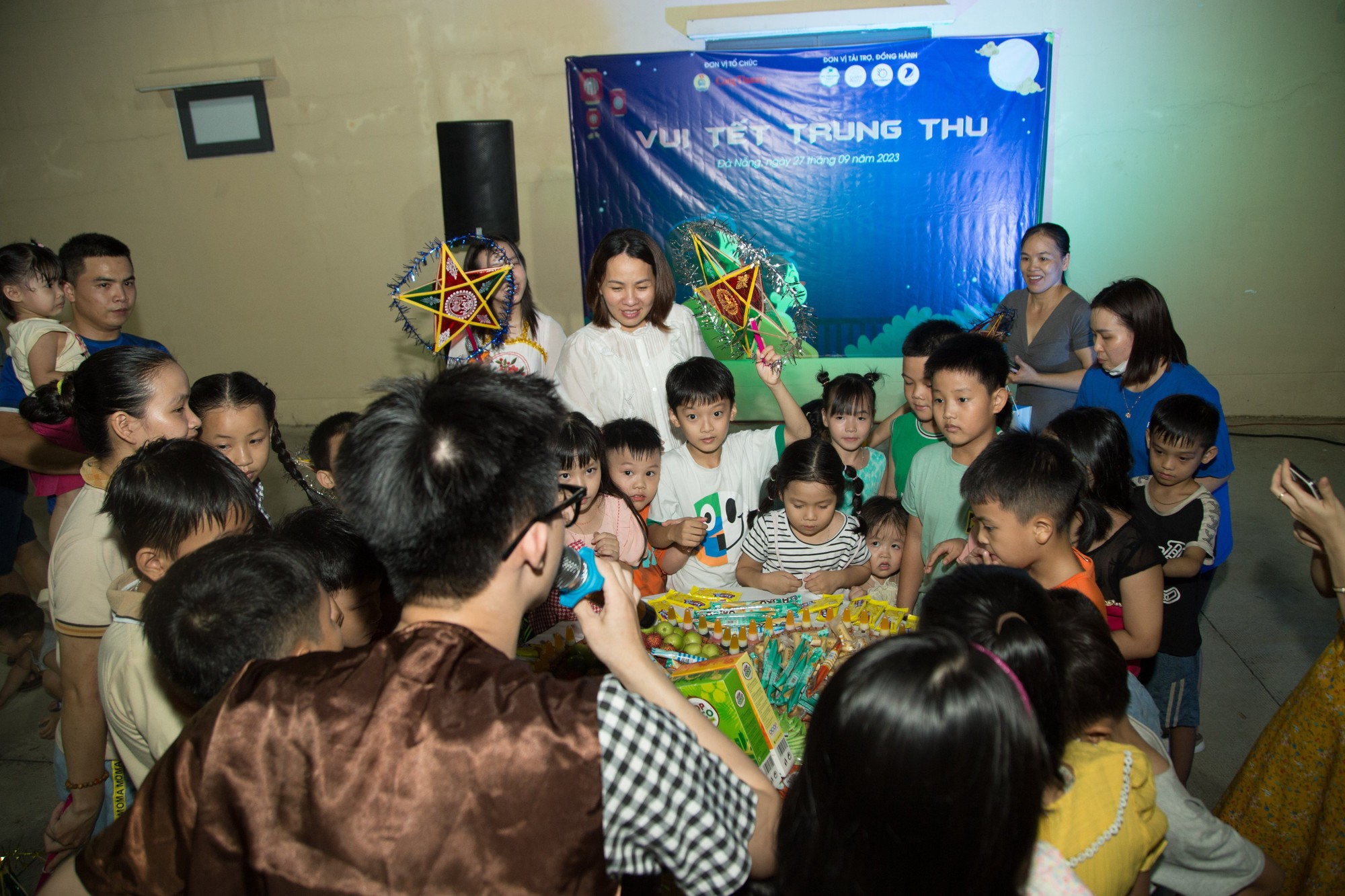 Đem Trung thu đến với con công nhân tại Đà Nẵng