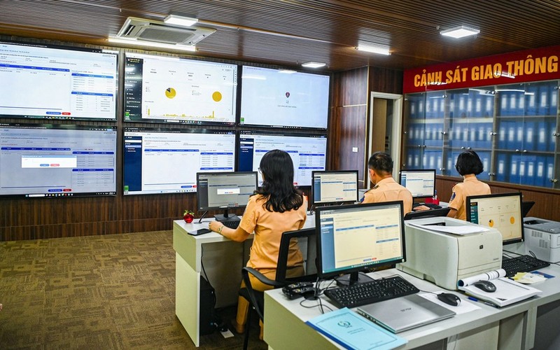 Đấu gi&aacute; biển số xe hạ nhiệt, nhiều biển dưới 100 triệu đồng, biển 51K-888.88 vẫn biệt v&ocirc; &acirc;m t&iacute;n - Ảnh 1.