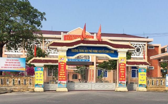 Nữ nhân viên trộm đề thi học kỳ về cho cháu, hiệu trưởng bị kỷ luật