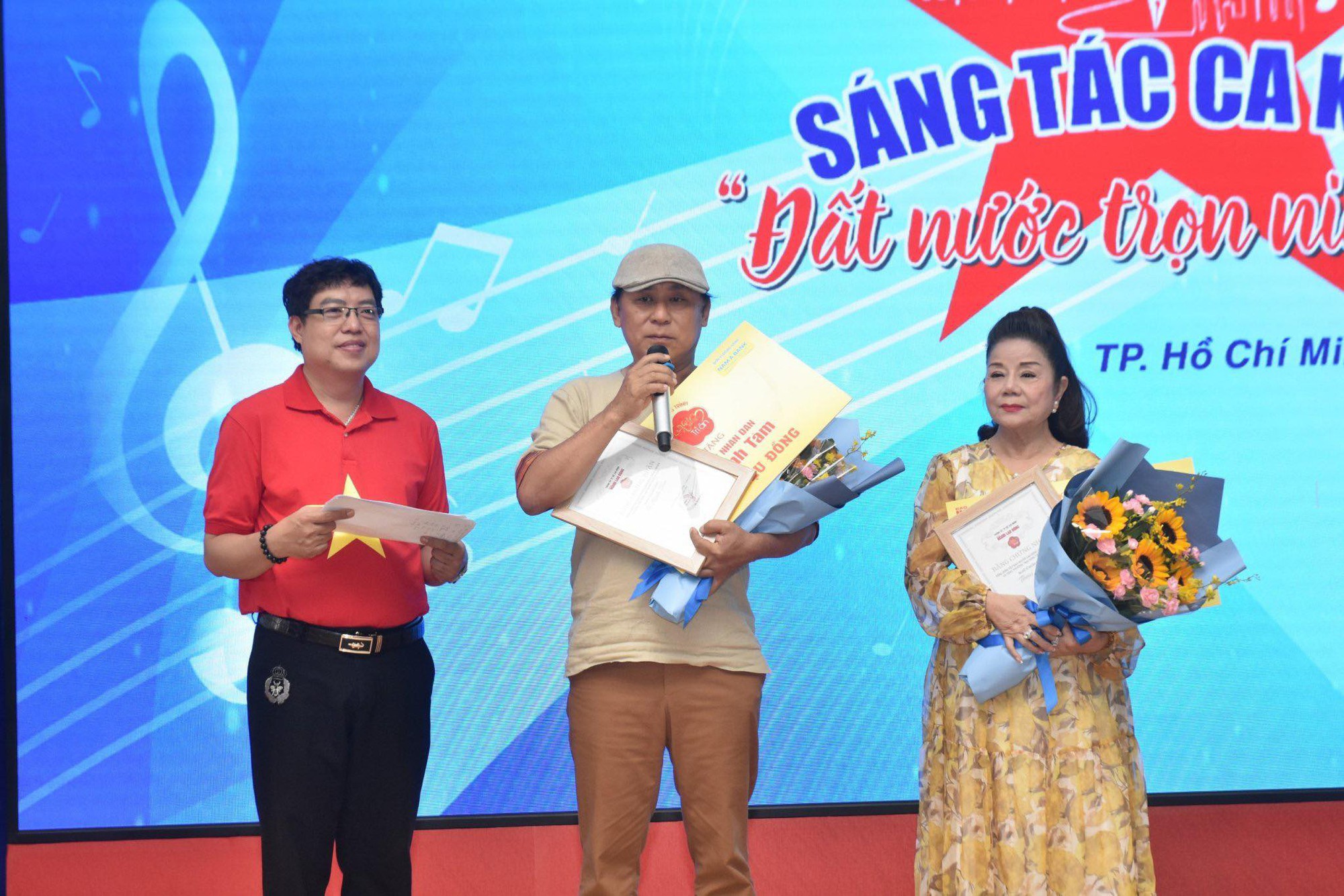 "Mai V&agrave;ng tri &acirc;n" trao tặng qu&agrave; cho NSND Tạ Minh T&acirc;m v&agrave; NSND Thoại Mi&ecirc;u- Ảnh 2.
