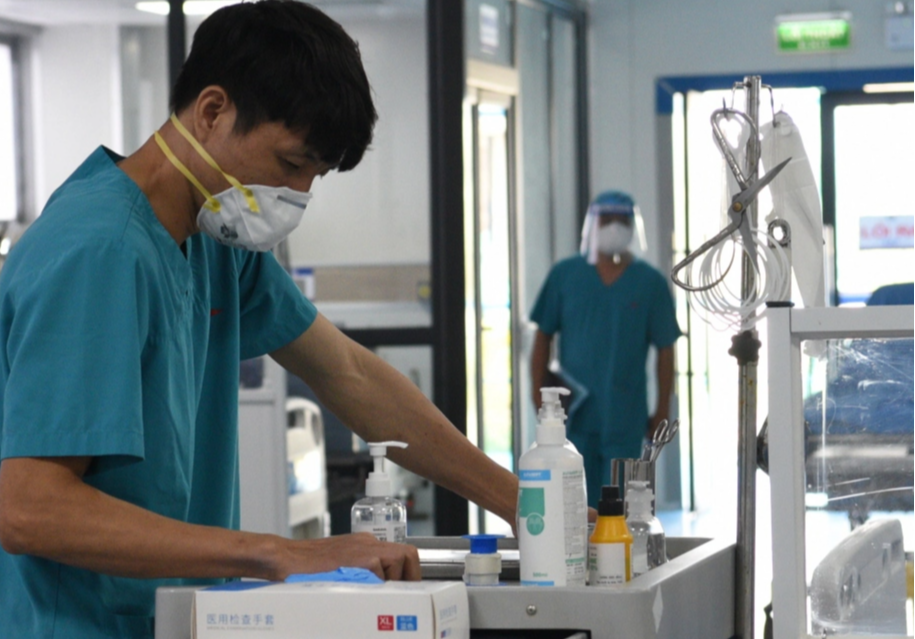 Dịch COVID-19 hôm nay: Ca mắc không tăng, bệnh nhân nặng giảm