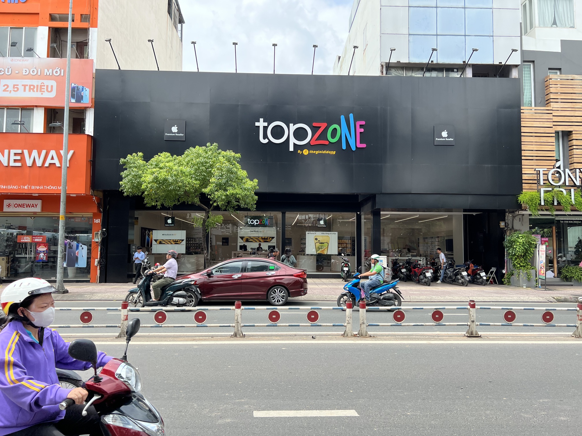 Sức n&oacute;ng thị trường iPhone 15 trước giờ mở b&aacute;n tại Việt Nam - Ảnh 5.