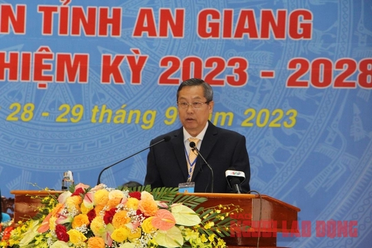 Ông Lâm Thành Sĩ được bầu giữ chức Chủ tịch LĐLĐ tỉnh An Giang - Ảnh 3.
