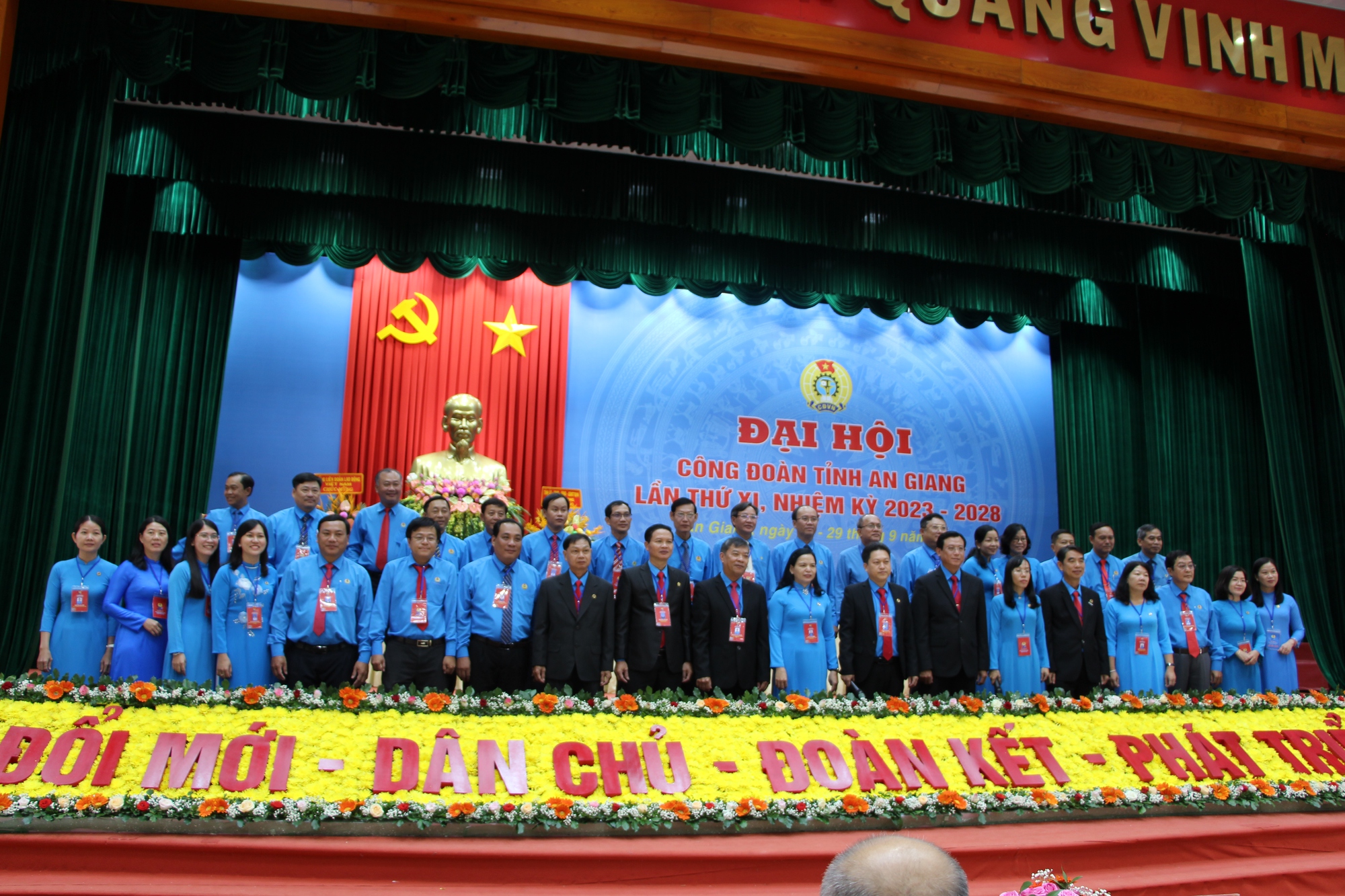 Ông Lâm Thành Sĩ được bầu giữ chức Chủ tịch LĐLĐ tỉnh An Giang - Ảnh 7.