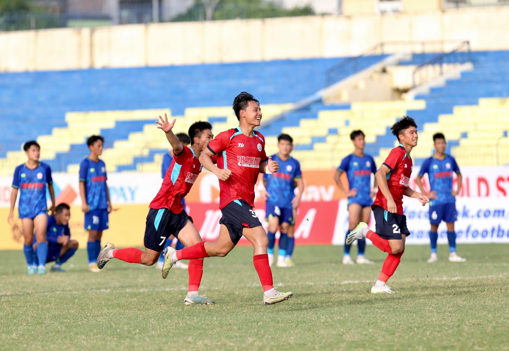 U21 quốc gia: Hồ Văn Cường ghi b&agrave;n, SLNA biến H&agrave; Nội th&agrave;nh cựu vương - Ảnh 3.