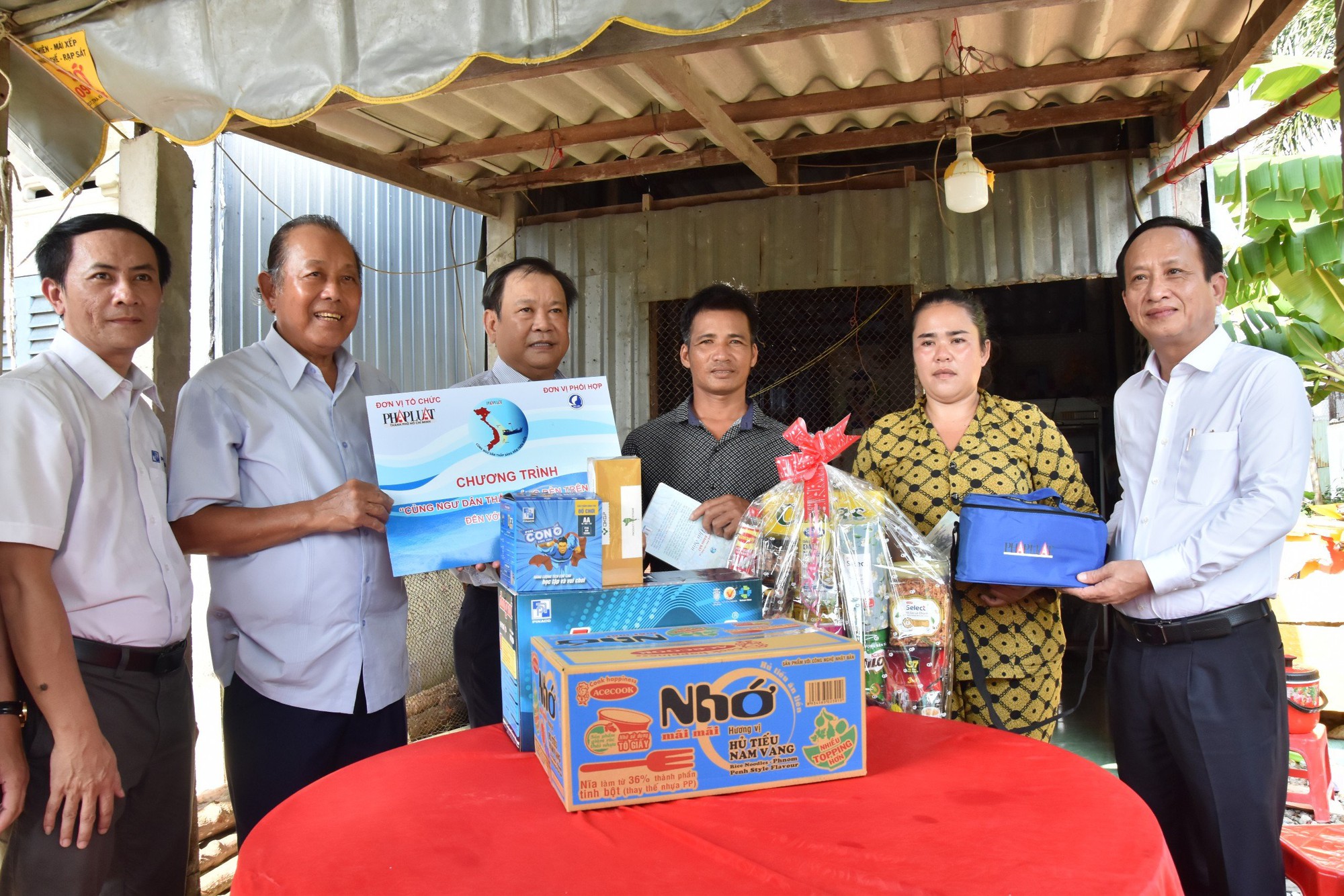 Chương trình Cùng ngư dân thắp sáng đèn trên biển đến với Bạc Liêu - Ảnh 1.