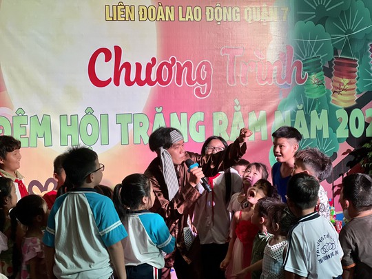 Chăm lo, khen thưởng con CNVC-LĐ vượt khó, học giỏi - Ảnh 3.