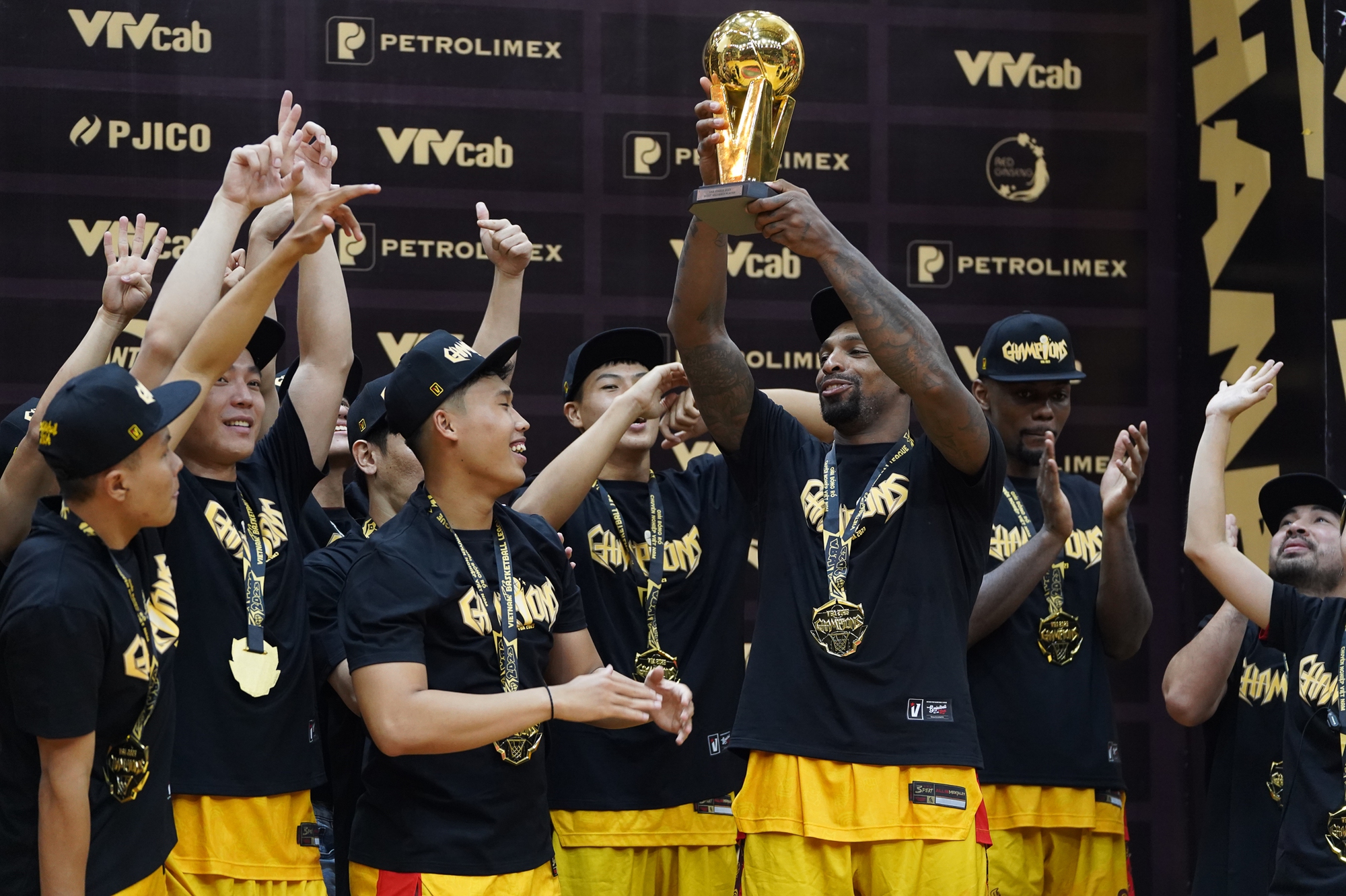 Saigon Heat v&ocirc; địch lần thứ 4 li&ecirc;n tiếp, lần đầu tr&ecirc;n s&acirc;n nh&agrave; - Ảnh 4.