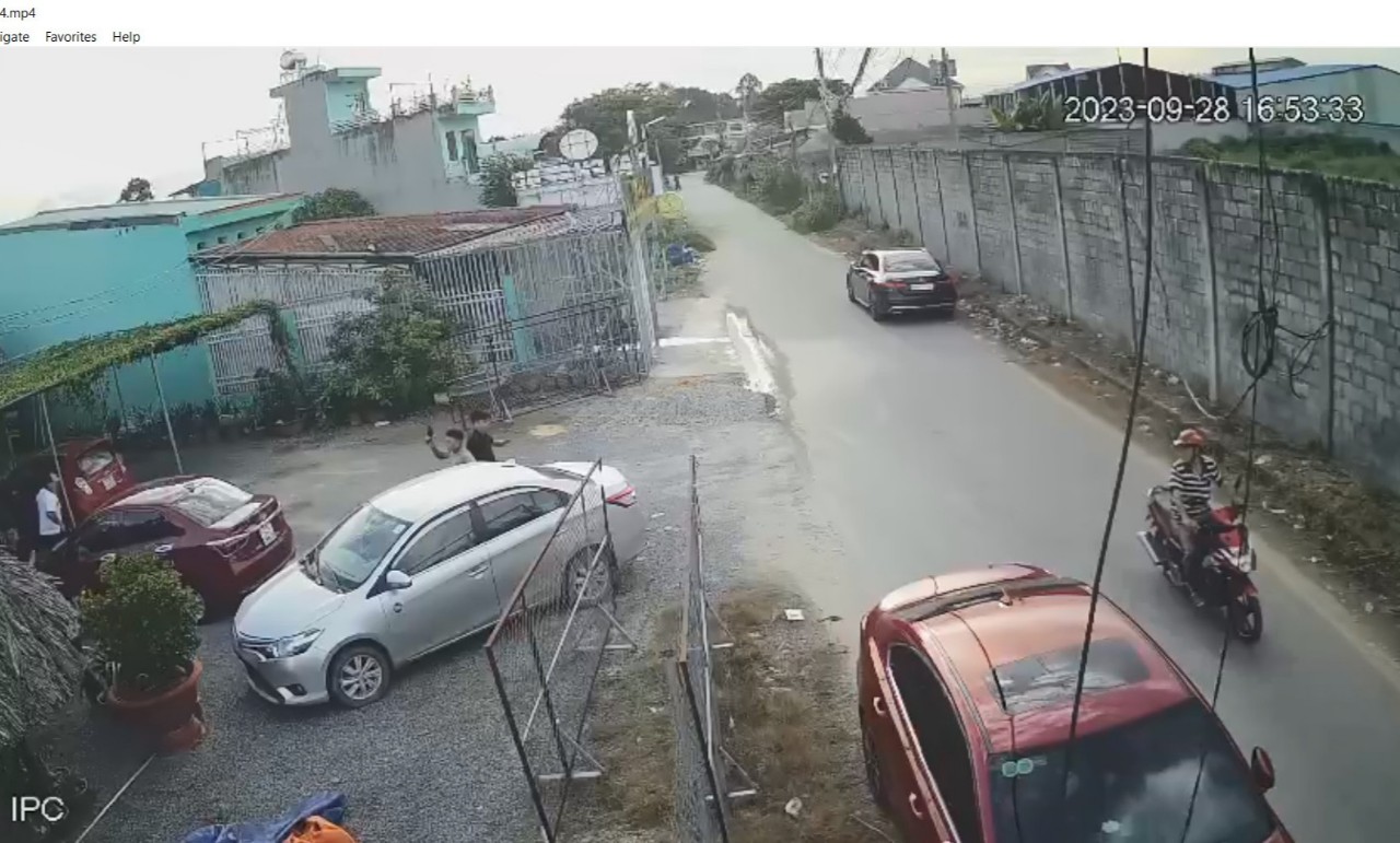 Điều tra nhóm thanh niên "đại náo" trong quán cà phê ở Bình Dương