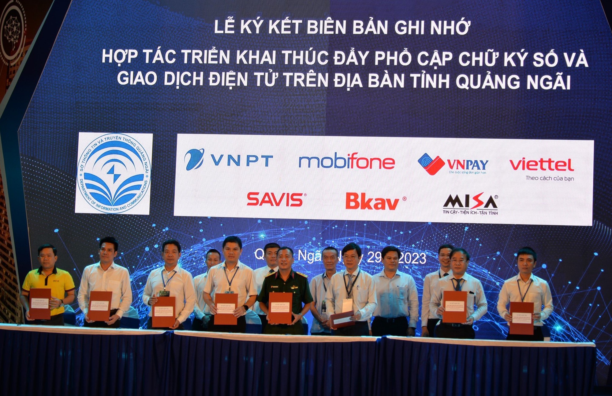 Quảng Ngãi: Khai mạc tuần lễ chuyển đổi số năm 2023 - Ảnh 1.