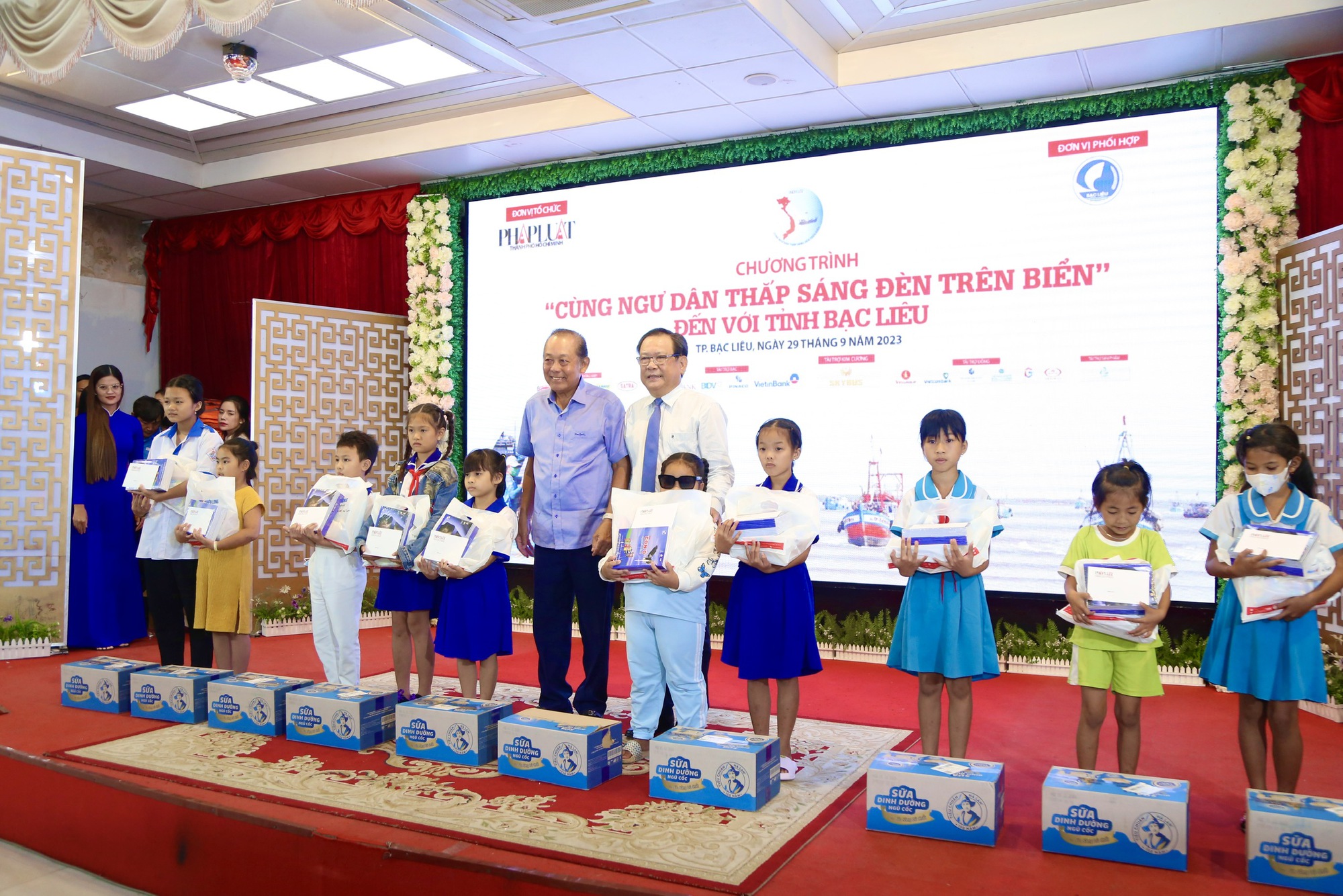 Chương trình Cùng ngư dân thắp sáng đèn trên biển đến với Bạc Liêu - Ảnh 7.