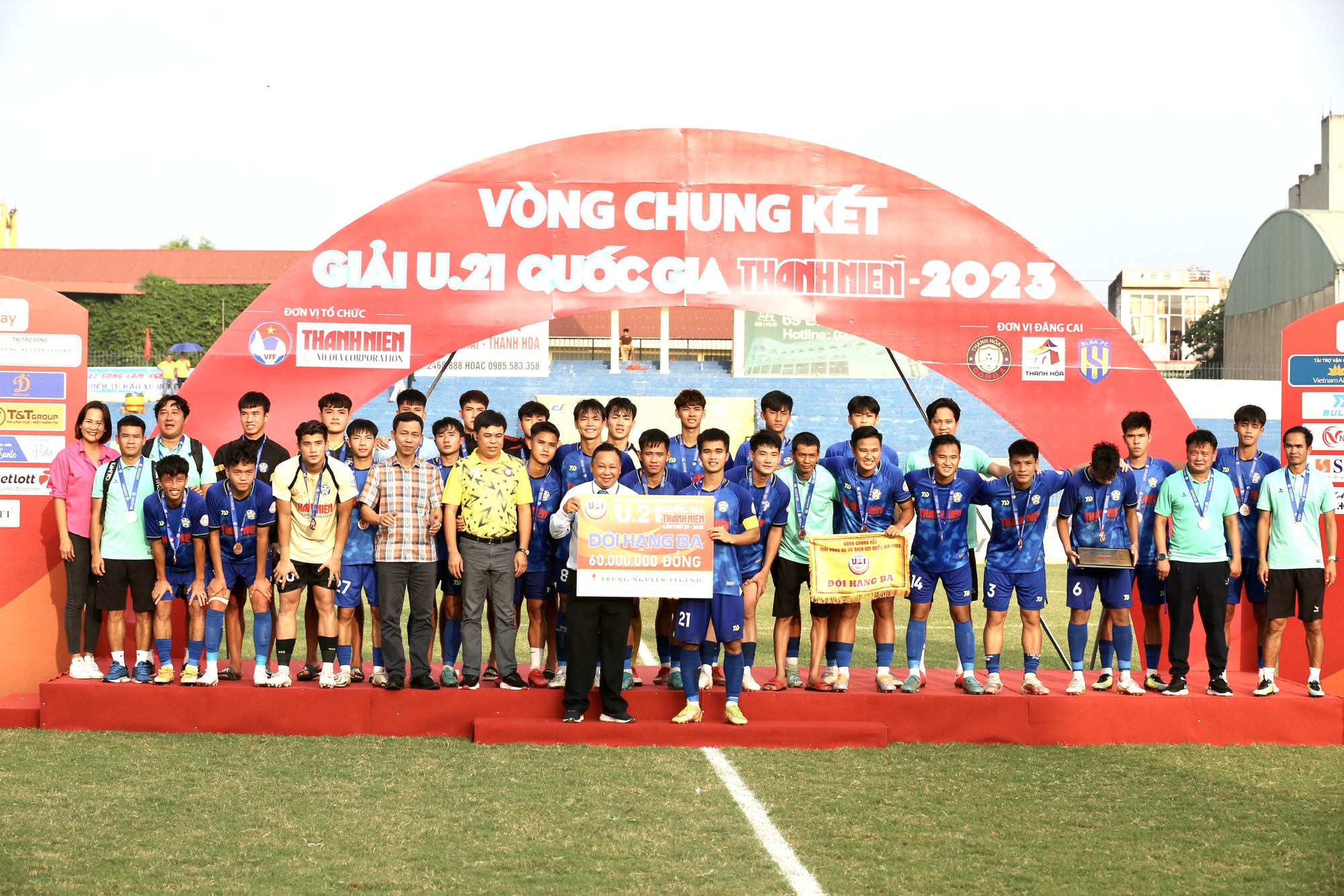 U21 quốc gia: Hồ Văn Cường ghi b&agrave;n, SLNA biến H&agrave; Nội th&agrave;nh cựu vương - Ảnh 4.