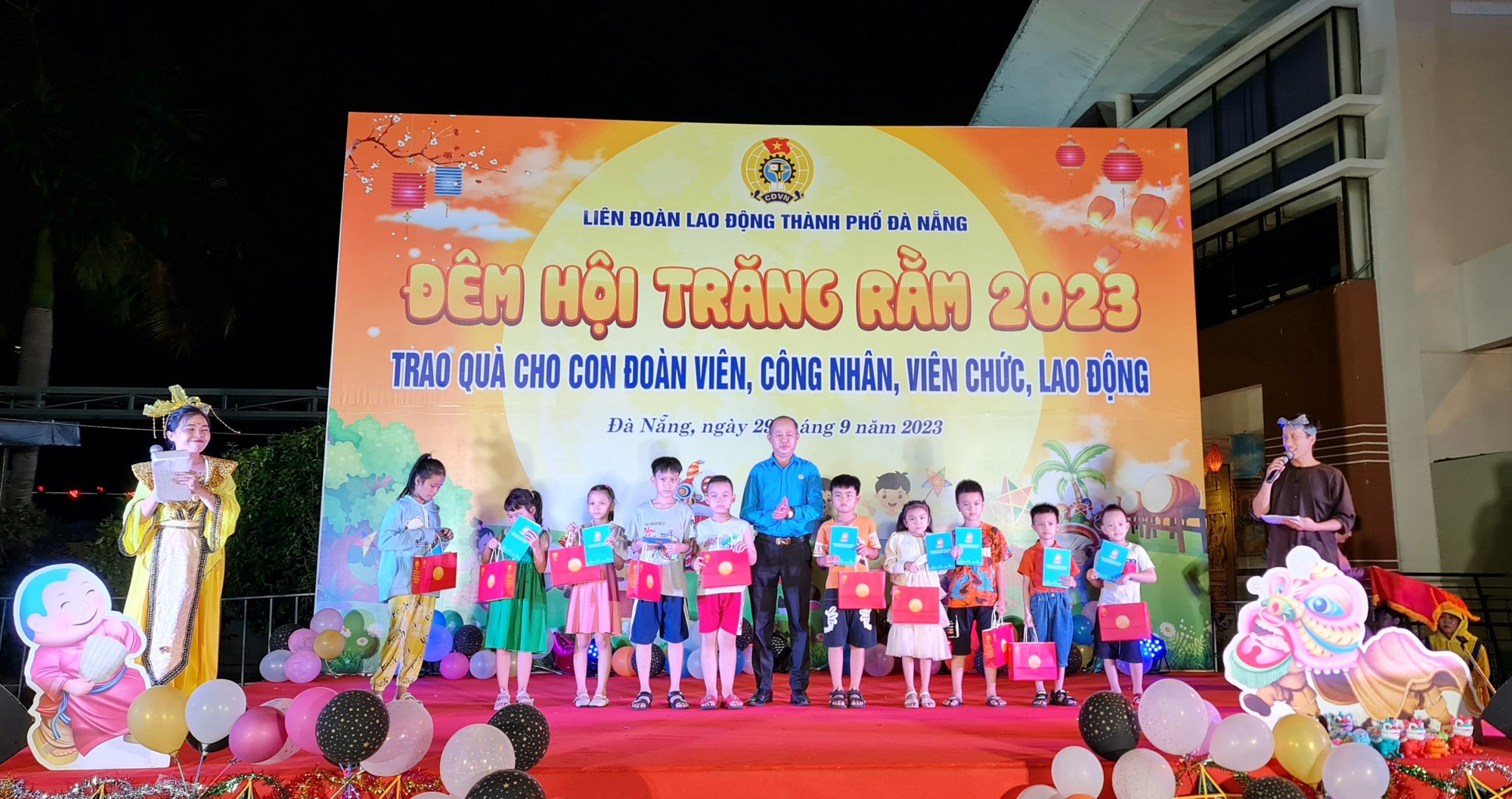 Đ&agrave; Nẵng: 2.200 suất qu&agrave; Trung thu cho con đo&agrave;n vi&ecirc;n, người lao động - Ảnh 1.