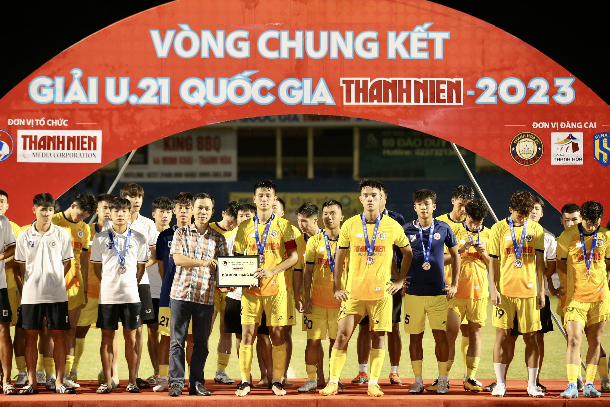 U21 quốc gia: Hồ Văn Cường ghi b&agrave;n, SLNA biến H&agrave; Nội th&agrave;nh cựu vương - Ảnh 5.