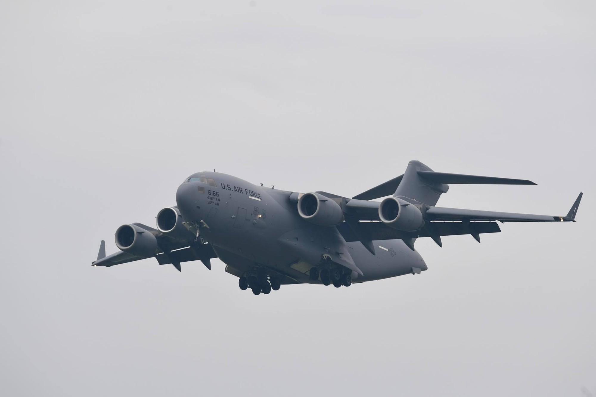 "Ngựa thồ" C-17 chuyên phục vụ Tổng thống Mỹ liên tiếp đến Hà Nội