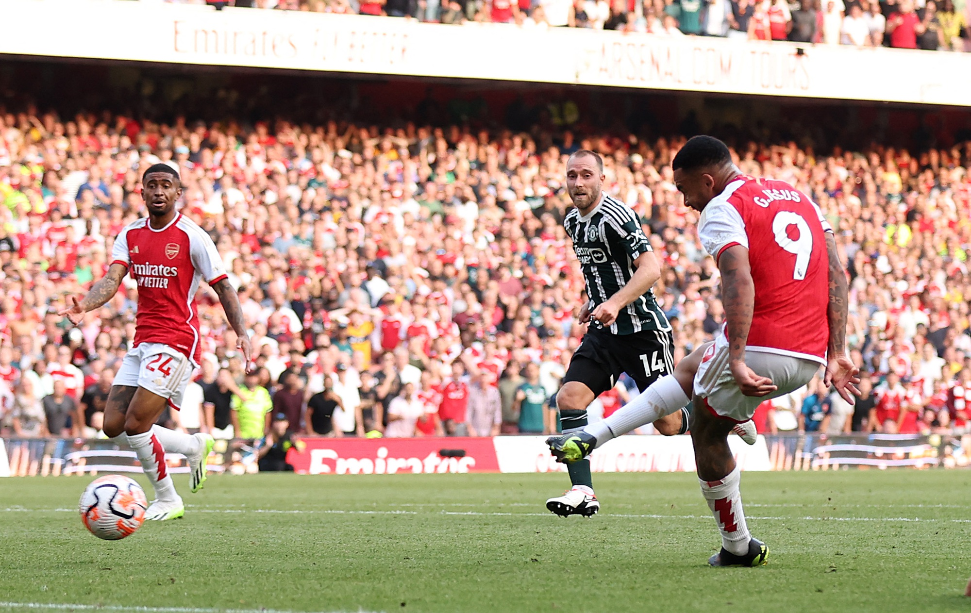VAR gây náo loạn trận đại chiến, Man United lại thảm bại trên sân Arsenal - Ảnh 10.