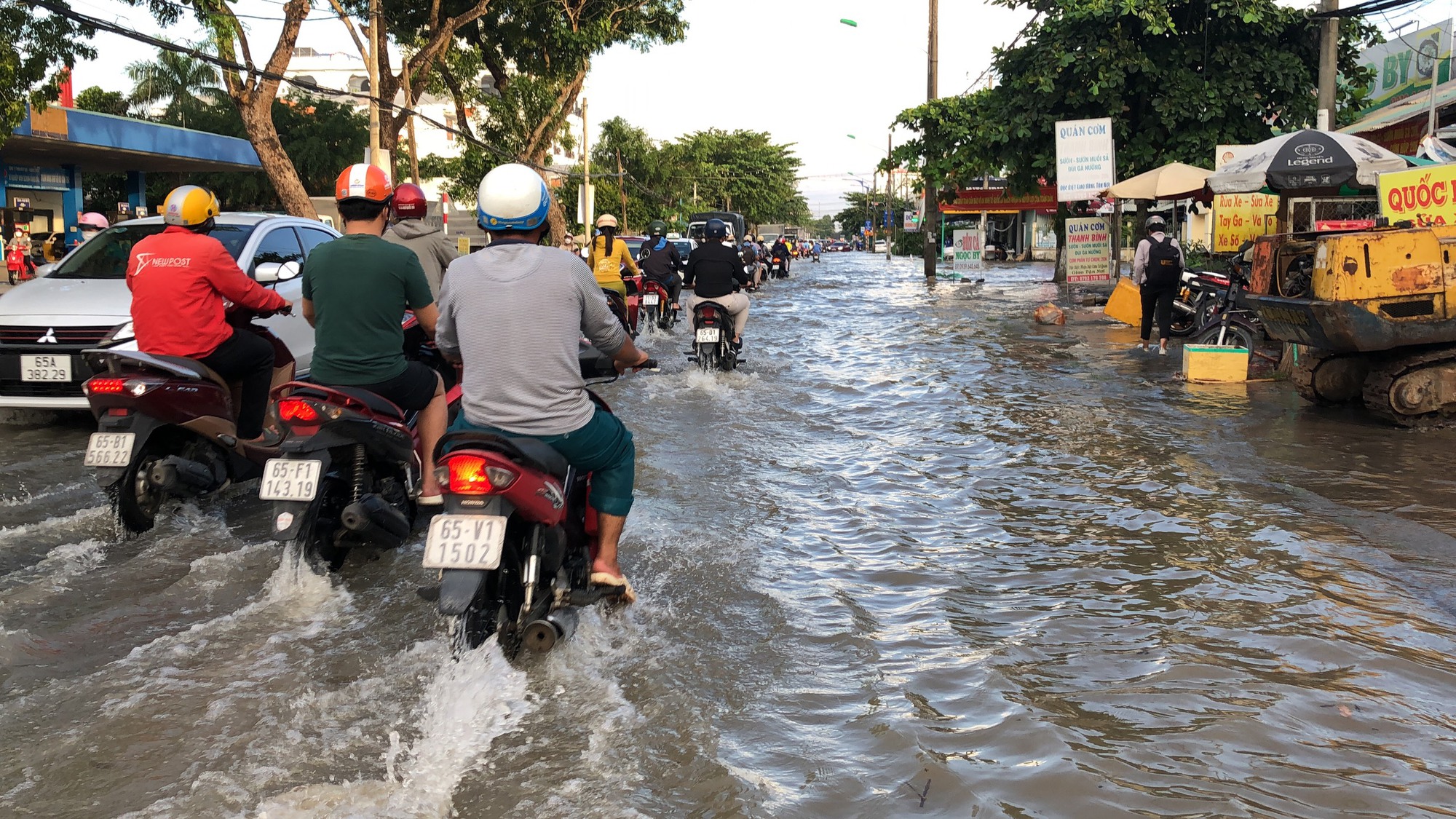 Cần Thơ: Triều cường d&acirc;ng cao, trung t&acirc;m ngập nặng - Ảnh 4.