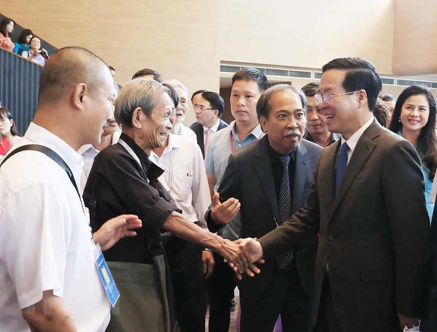 Chủ tịch nước: C&aacute;c nh&agrave; văn l&agrave; những chiến sĩ ti&ecirc;n phong trong cuộc đấu tranh chống lại c&aacute;i &aacute;c - Ảnh 4.