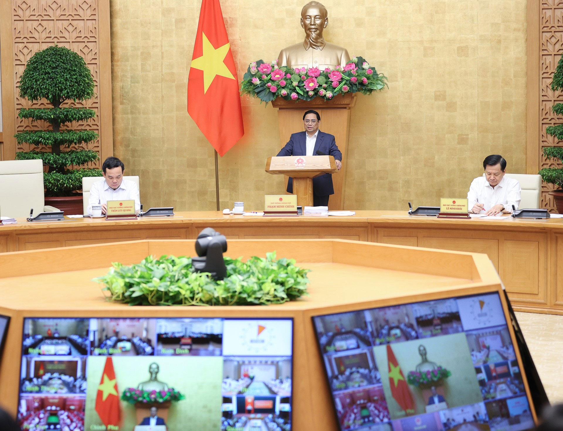 Nỗ lực th&uacute;c đẩy tăng trưởng