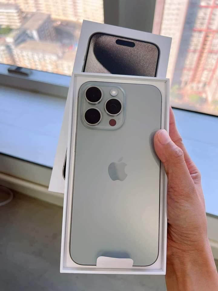 Chủ cửa h&agrave;ng n&oacute;i g&igrave; trước tin đồn iPhone 15 đội gi&aacute; h&agrave;ng triệu đồng do khan h&agrave;ng? - Ảnh 1.