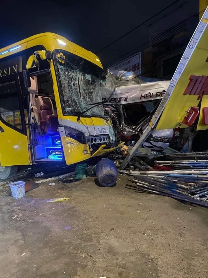 Vụ tai nạn kinh ho&agrave;ng ở Đồng Nai l&agrave;m 9 người thương vong: T&agrave;i xế xe kh&aacute;ch Th&agrave;nh Bưởi vượt ẩu - Ảnh 3.