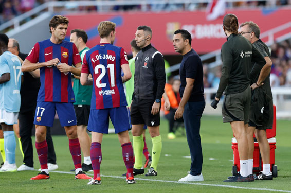 Những hoài nghi từ vụ "Barca-gate"