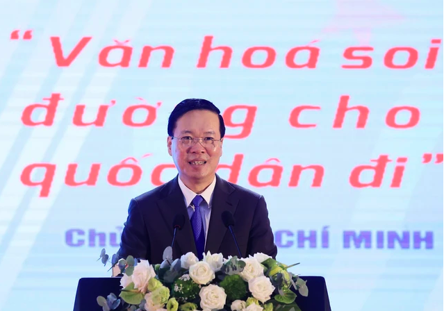 Chủ tịch nước: C&aacute;c nh&agrave; văn l&agrave; những chiến sĩ ti&ecirc;n phong trong cuộc đấu tranh chống lại c&aacute;i &aacute;c - Ảnh 1.