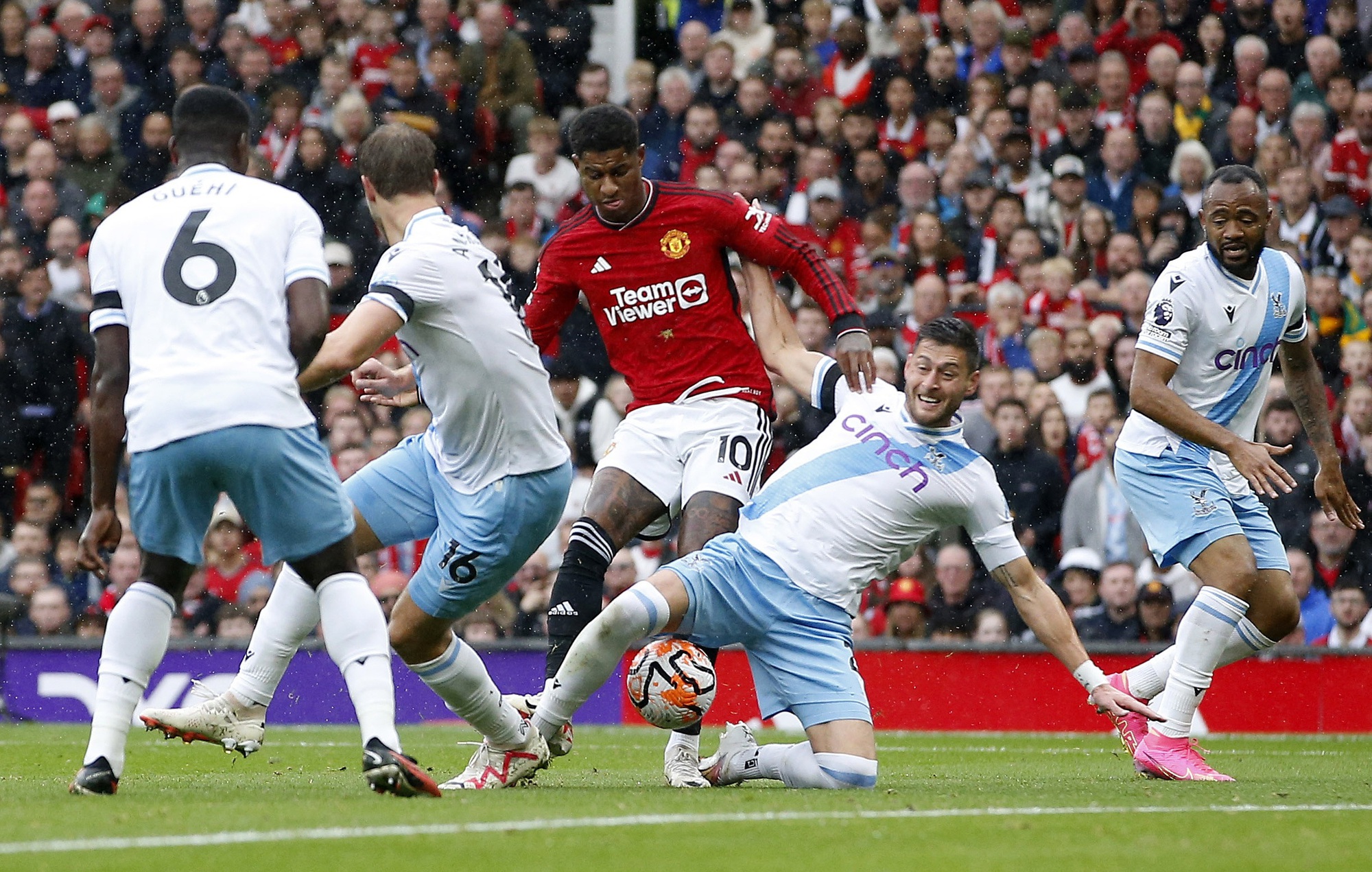 Si&ecirc;u m&aacute;y t&iacute;nh Opta ch&ecirc; Man United, tăng cơ hội v&ocirc; địch Arsenal - Ảnh 2.