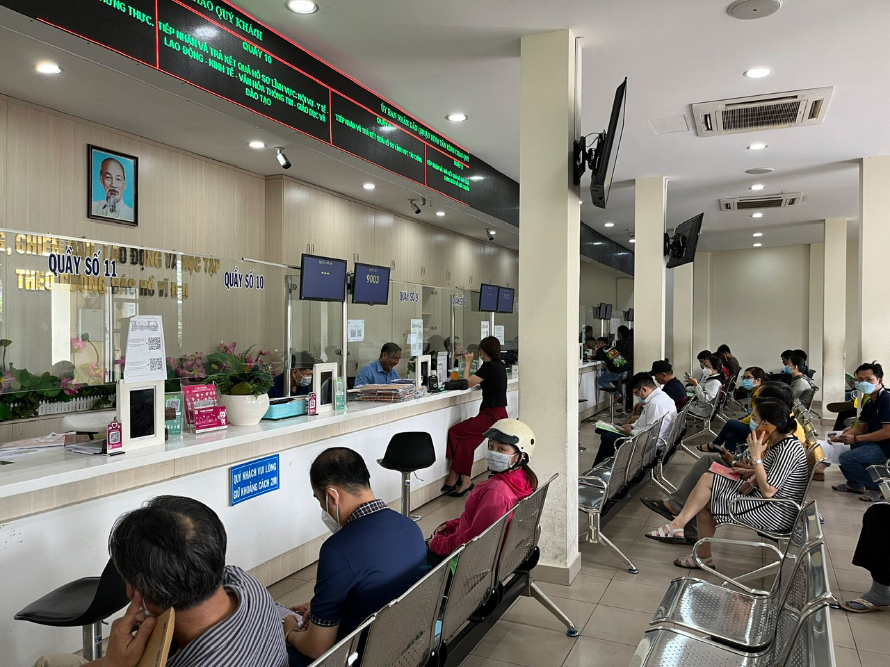 Xẻ núi việc, khơi mạch nguồn công vụ: Như những người "ba đầu sáu tay"