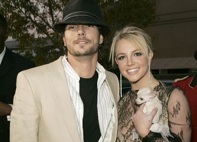 Britney Spears nhẹ nhõm sắp thoát trợ cấp cho chồng cũ