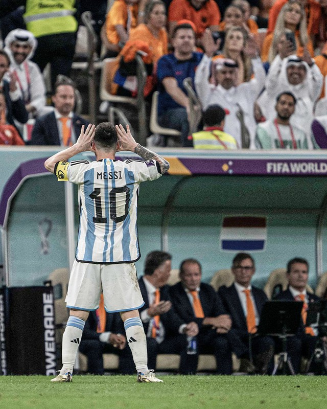 Tiết lộ g&acirc;y tranh c&atilde;i của HLV Van Gaal về Messi v&agrave; chức v&ocirc; địch World Cup - Ảnh 3.