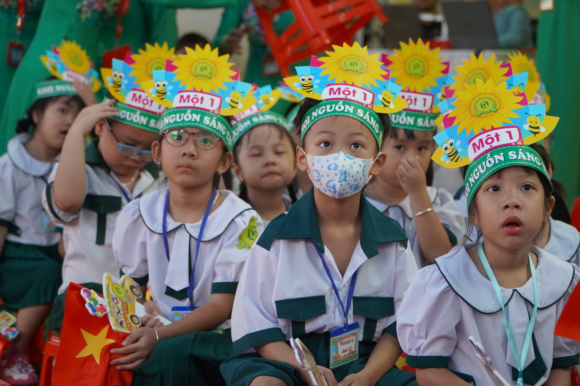 Trường Tiểu học Lương Thế Vinh đ&oacute;n nhận Hu&acirc;n chương, rộn r&agrave;ng khai giảng - Ảnh 2.