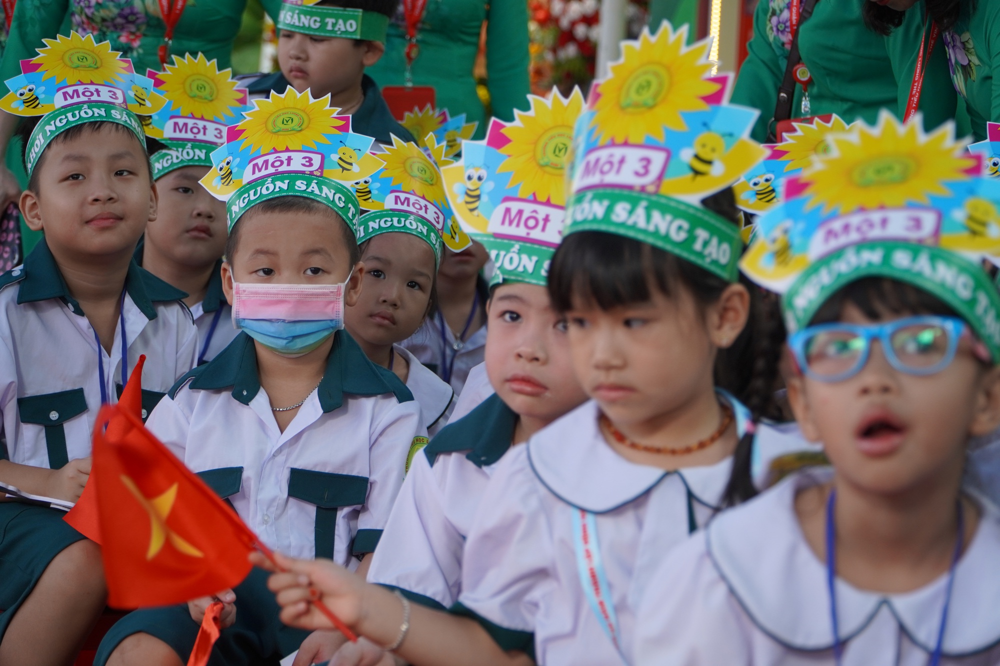 Trường Tiểu học Lương Thế Vinh đón nhận Huân chương, rộn ràng khai giảng