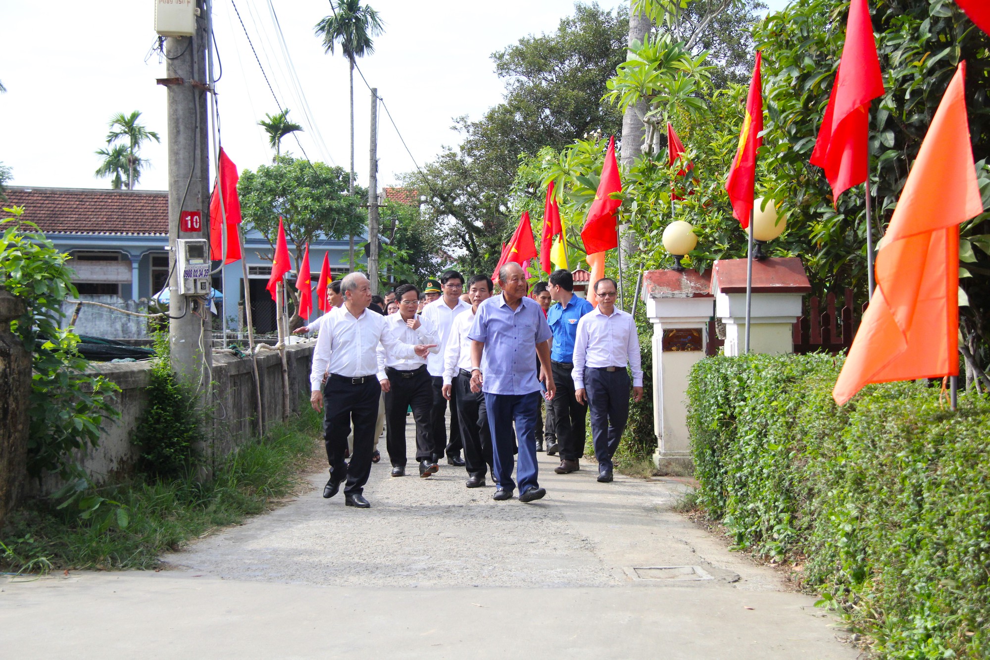 15.000 lá cờ Tổ quốc và 100 suất học bổng đến với Thừa Thiên – Huế
