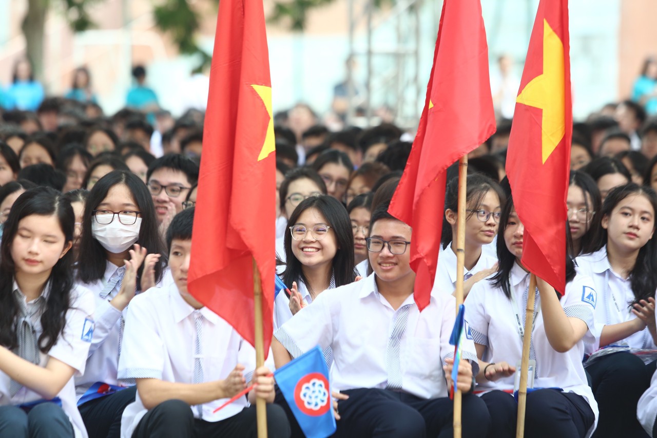 Gần 24 triệu học sinh, sinh vi&ecirc;n khai giảng năm học mới - Ảnh 1.