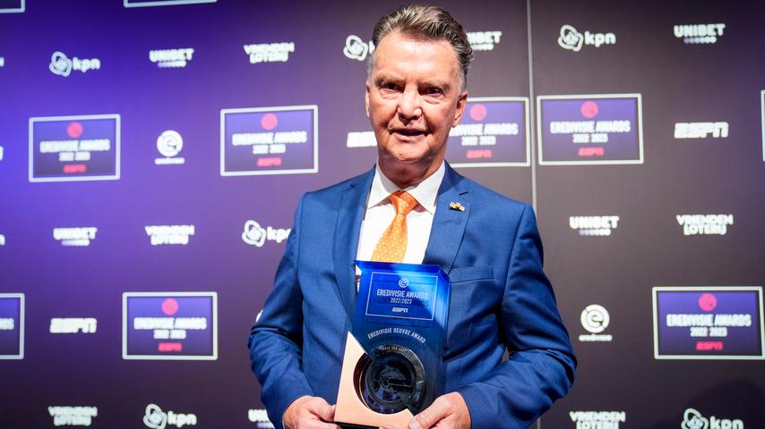 Tiết lộ g&acirc;y tranh c&atilde;i của HLV Van Gaal về Messi v&agrave; chức v&ocirc; địch World Cup - Ảnh 1.