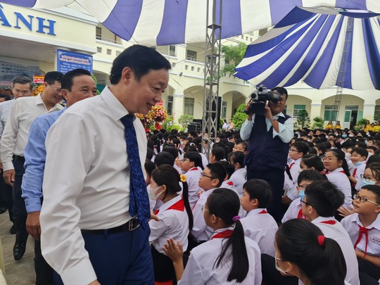 Gần 24 triệu học sinh, sinh vi&ecirc;n khai giảng năm học mới - Ảnh 9.