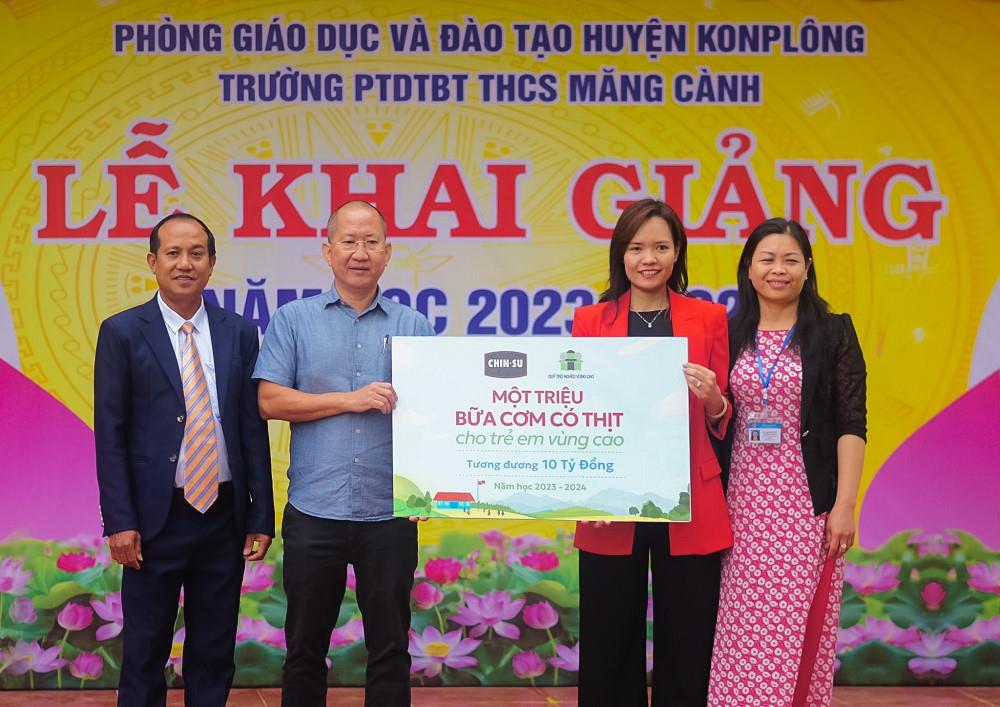 CHIN-SU t&agrave;i trợ &ldquo;Một triệu bữa cơm c&oacute; thịt&rdquo; cho trẻ v&ugrave;ng cao - Ảnh 2.