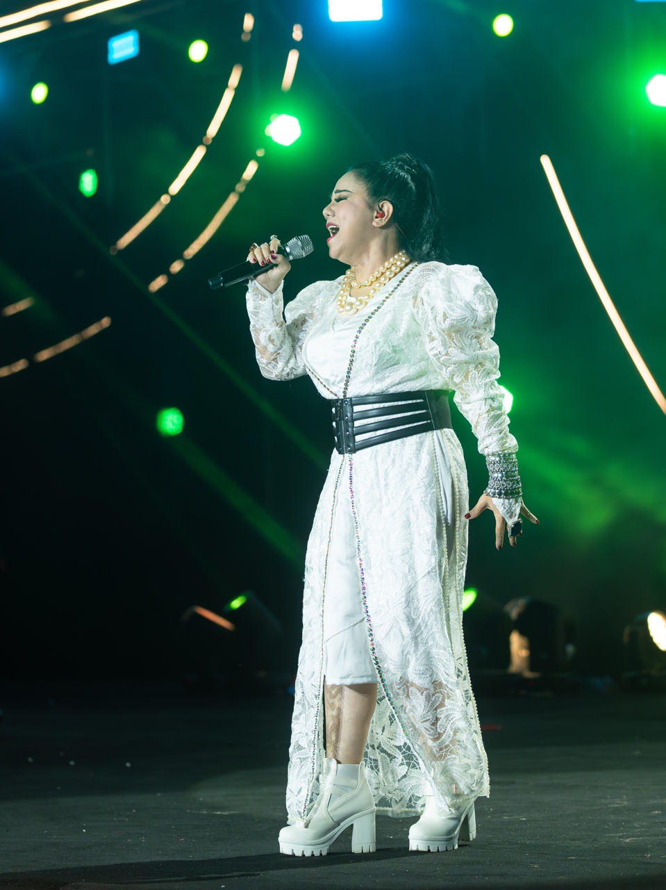 Cơn mưa lớn kh&ocirc;ng thể giảm nhiệt Let&rsquo;s Charm Fest 2023 - Ảnh 2.