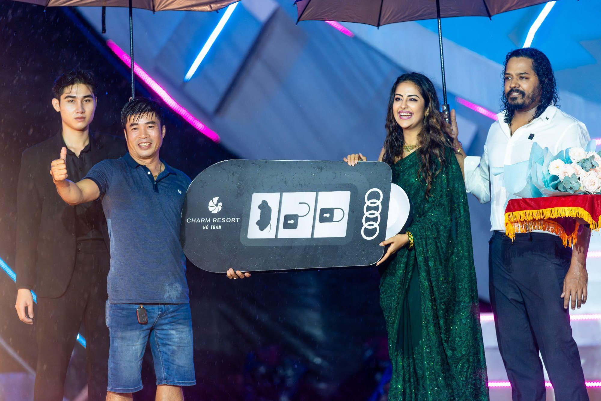Những con số &ldquo;biết n&oacute;i l&agrave;m n&ecirc;n lễ hội Lets Charm Fest 2023 ấn tượng - Ảnh 6.