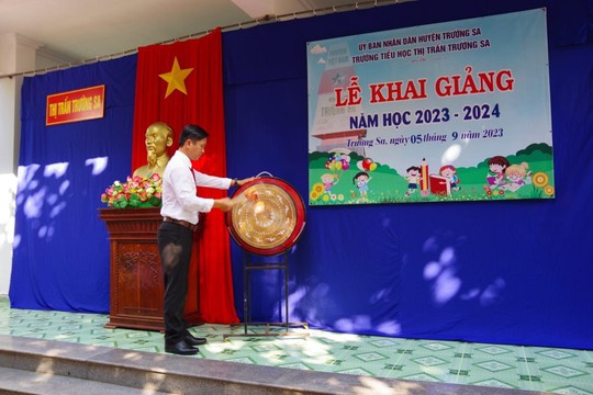 X&uacute;c động lễ khai giảng của học tr&ograve; v&ugrave;ng cao Quảng Nam v&agrave; huyện đảo Trường Sa - Ảnh 20.