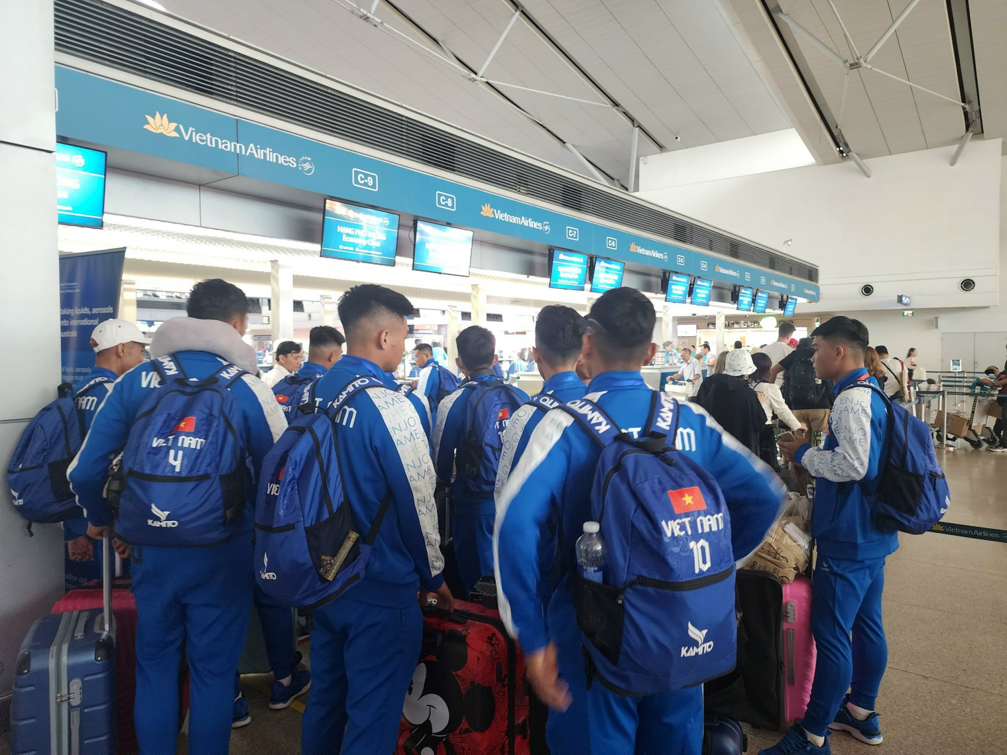 Tuyển sinh vi&ecirc;n Việt Nam tham dự Giải b&oacute;ng đ&aacute; c&aacute;c trường Đại học ch&acirc;u &Aacute; 2023 - Ảnh 2.