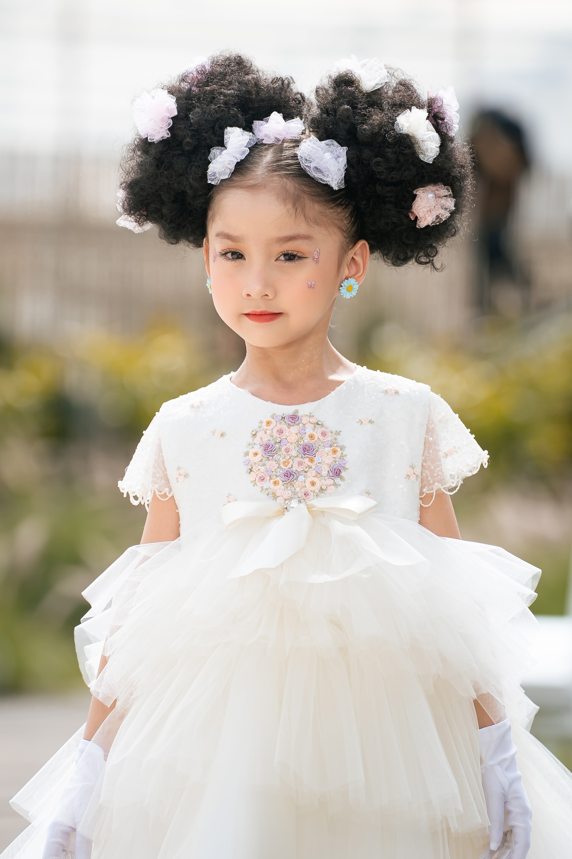 Mẫu nhí xuất sắc nhất Thượng Hải 2023 Emily Nhã Uyên thu hút khán giả - Ảnh 4.