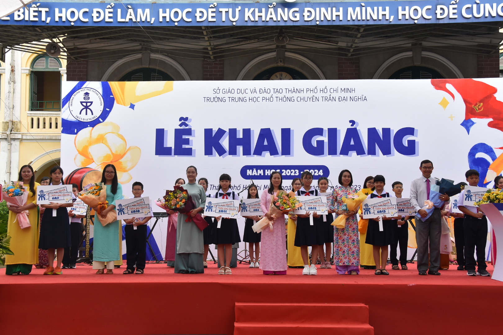 Gần 24 triệu học sinh, sinh vi&ecirc;n khai giảng năm học mới - Ảnh 4.